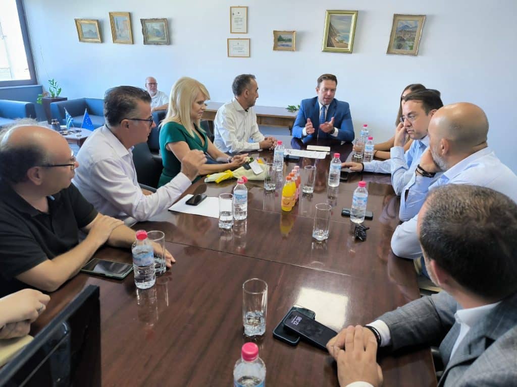 Επίσκεψη του Προέδρου του Κινήματος Δημοκρατίας Στέφανου Κασσελάκη στο Επιμελητήριο Αχαΐας - ΦΩΤΟ