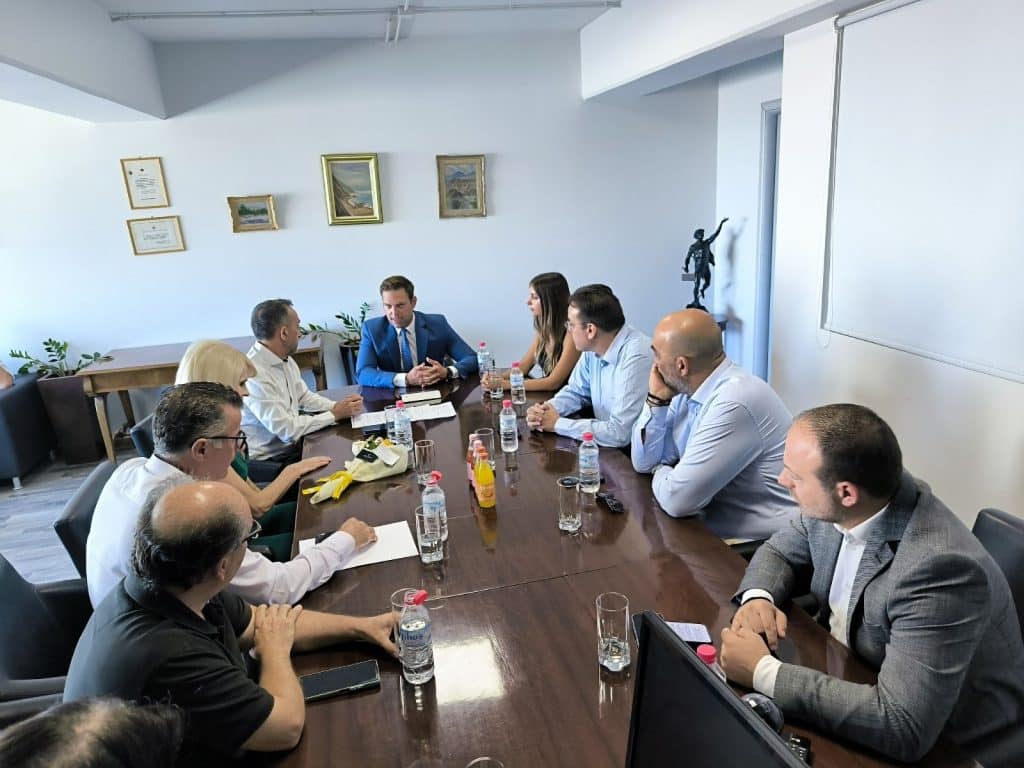 Επίσκεψη του Προέδρου του Κινήματος Δημοκρατίας Στέφανου Κασσελάκη στο Επιμελητήριο Αχαΐας - ΦΩΤΟ