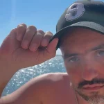 Ο ΛΕΞ συνεχίζει τις διακοπές του: Οι ανέμελες πόζες στην παραλία με την παρέα του