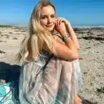Influencer γίνεται viral γιατί ανεβάζει βίντεο όπου κολυμπάει σε νερά αποχετεύσεων