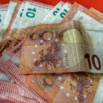 ΟΠΕΚΑ: Ποιες μητέρες δικαιούνται επίδομα έως 1.000 ευρώ – Πώς θα κάνετε την αίτηση