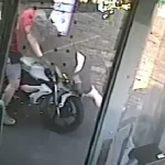 Βρετανία: 30χρονη παρασύρθηκε από μηχανή μόλις αποβιβάστηκε από λεωφορείο - Ο αναβάτης καταδικάστηκε σε φυλάκιση 22 μηνών
