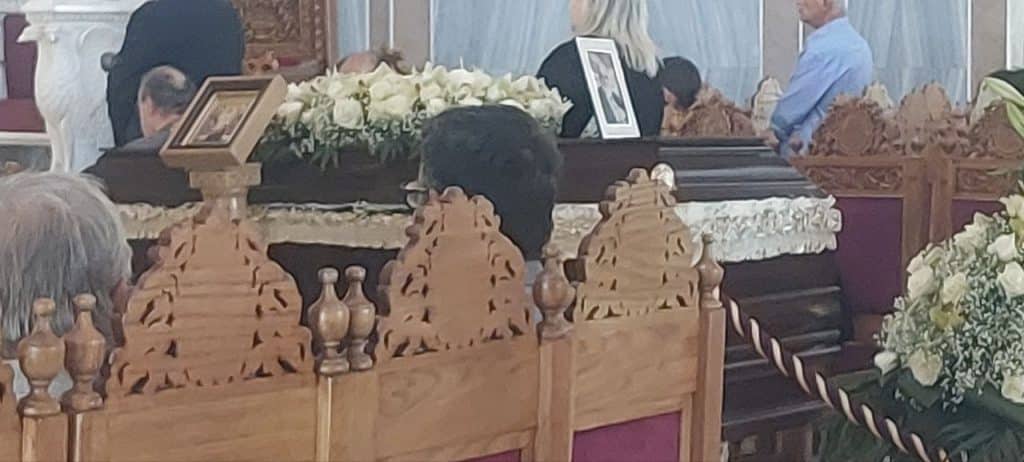 ΠΑΤΡΑ - ΦΩΤΟ ΚΑΙ ΒΙΝΤΕΟ: Η πόλη αποχαιρέτησε τον Στέφανο Σκαρπέλλο - Πάνδημη η κηδεία του