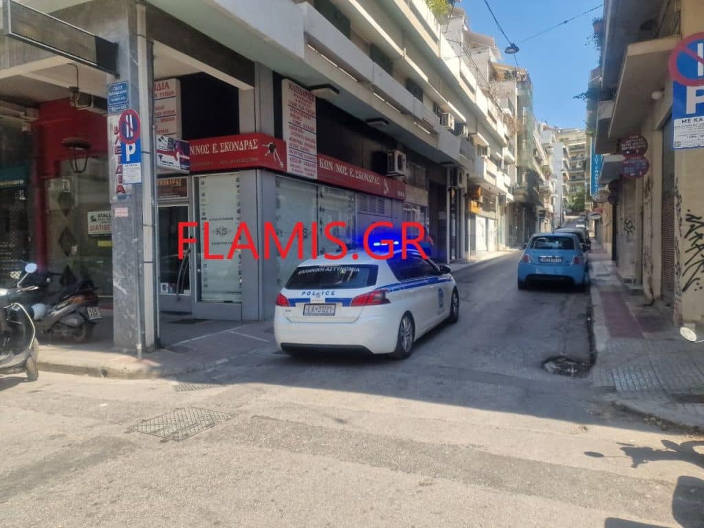 ΠΑΤΡΑ: Επεσε ξύλο στην Φιλοποίμενος και Κανακάρη - ΠΑΡΕΜΒΑΣΗ ΤΗΣ ΕΛ.ΑΣ. - ΦΩΤΟ ΑΠΟ ΠΡΟΣΑΓΩΓΕΣ