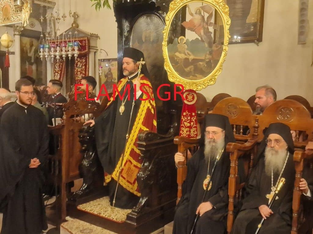 ΠΑΤΡΑ - ΔΕΙΤΕ ΦΩΤΟ: Στα γόνατα για να προσκυνήσουν την Παναγία στο Γηροκομειό! ΤΟ ΑΔΙΑΧΩΡΗΤΟ ΣΤΗΝ ΙΕΡΑ ΜΟΝΗ