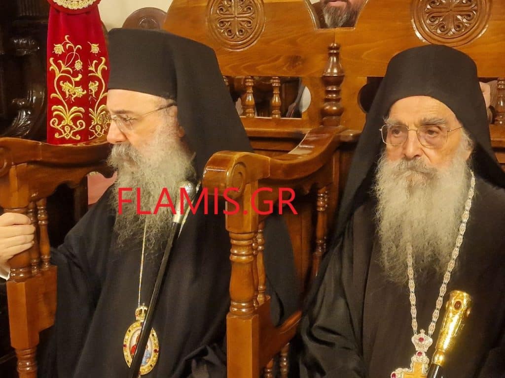 ΠΑΤΡΑ - ΔΕΙΤΕ ΦΩΤΟ: Στα γόνατα για να προσκυνήσουν την Παναγία στο Γηροκομειό! ΤΟ ΑΔΙΑΧΩΡΗΤΟ ΣΤΗΝ ΙΕΡΑ ΜΟΝΗ