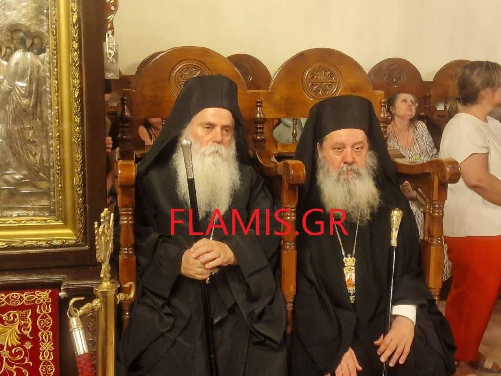 ΠΑΤΡΑ - ΔΕΙΤΕ ΦΩΤΟ: Στα γόνατα για να προσκυνήσουν την Παναγία στο Γηροκομειό! ΤΟ ΑΔΙΑΧΩΡΗΤΟ ΣΤΗΝ ΙΕΡΑ ΜΟΝΗ