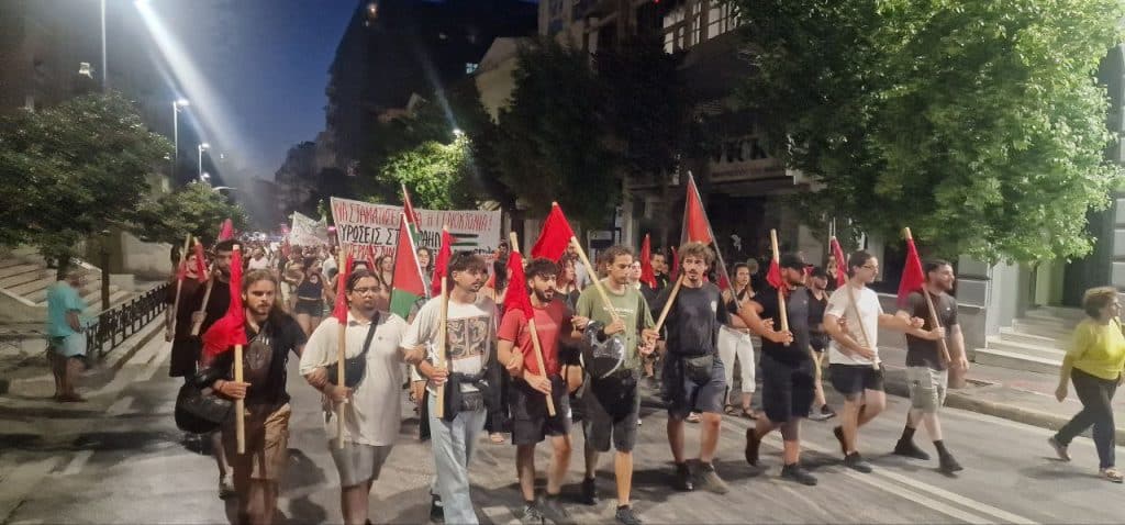 ΠΑΤΡΑ: Εκατοντάδες υπέρ της Παλαιστίνης με μπροστάρη τον Δήμαρχο Κ. Πελετίδη - ΦΩΤΟ ΚΑΙ ΒΙΝΤΕΟ