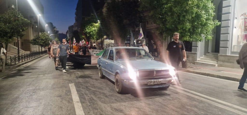 ΠΑΤΡΑ: Εκατοντάδες υπέρ της Παλαιστίνης με μπροστάρη τον Δήμαρχο Κ. Πελετίδη - ΦΩΤΟ ΚΑΙ ΒΙΝΤΕΟ