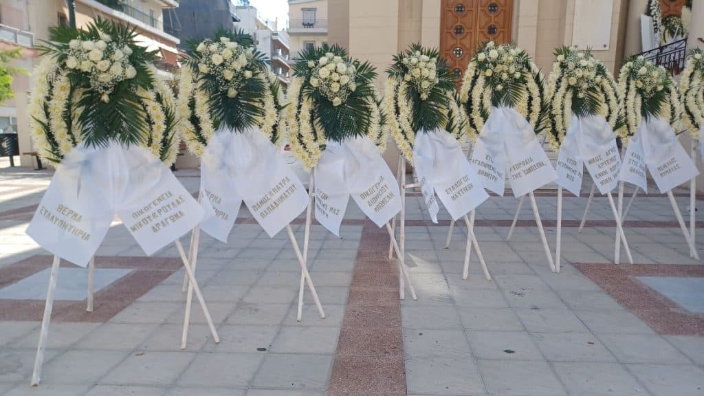 ΠΑΤΡΑ - ΔΕΙΤΕ ΦΩΤΟ: Εκατοντάδες αποχαιρετούν τον 27χρονο Δημήτρη στον Ι.Ν. Αγίου Διονυσίου εικόνα Viber 2025 09 04 10 36 26 414