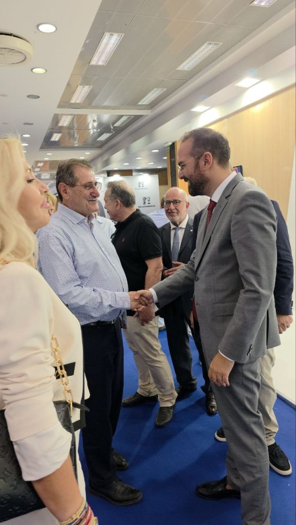 Φαρμάκης - Φωτήλας και Πελετίδης στο περίπτερο της Περιφέρειας στην ΔΕΘ - ΦΩΤΟ