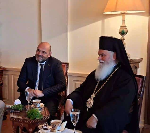 Ιάσων Φωτήλας: Στο Μέγα Σπήλαιο - φωτό - Τι είπε για την αρχαιοκαπηλία Ιάσων Φωτήλας: Στο Μέγα Σπήλαιο - φωτό - Τι είπε για την αρχαιοκαπηλία