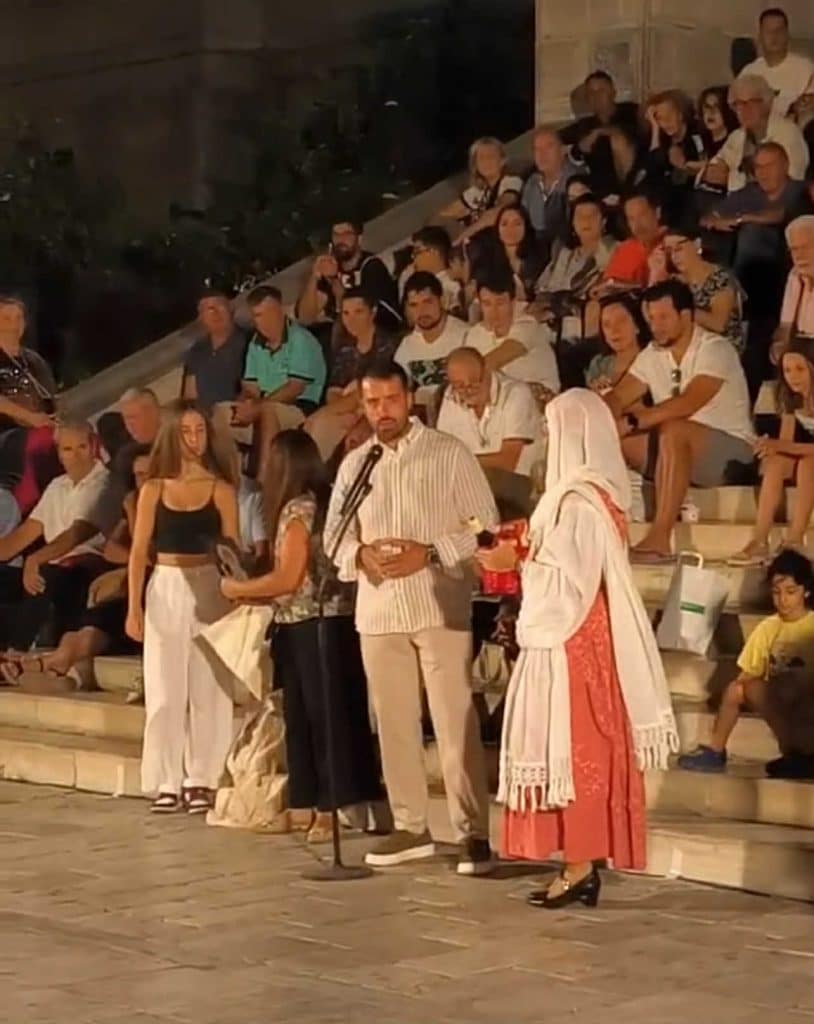 Ο Σύλλογος Αρκάδων Πάτρας στο Φεστιβάλ Παραδοσιακών Χορών στη Σύρο - ΦΩΤΟ