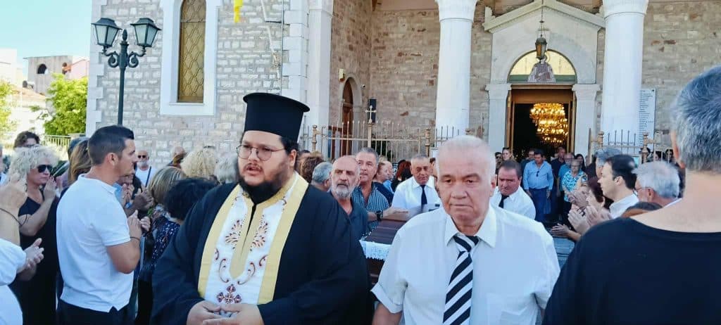 ΜΕΣΟΛΟΓΓΙ: Τελευταίο... πλάνο για τον Γιώργο Παυλάκη - Οδύνη και συντριβή στο "στερνό αντίο"
