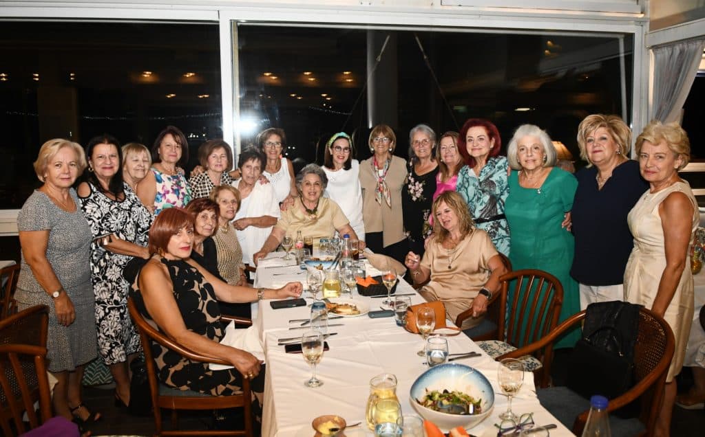 Πάτρα: Συγκίνηση για τις συμμαθήτριες του Α' Γυμνασίου Θηλέων! Συναντήθηκαν πάλι: "Είμαστε όλες μαζί ξανά"! Φωτό