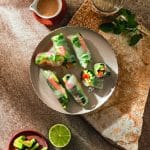 ΣΥΝΤΑΓΗ: Spring rolls με σάλτσα φιστικιού