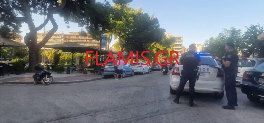 ΠΑΤΡΑ - ΤΩΡΑ: Της κακομοίρας στα Ψηλαλώνια! Φορτηγό ξήλωσε καλώδια .... και τα καλώδια ολόκληρο δένδρο που έπεσε σε καφέ! ΦΩΤΟ