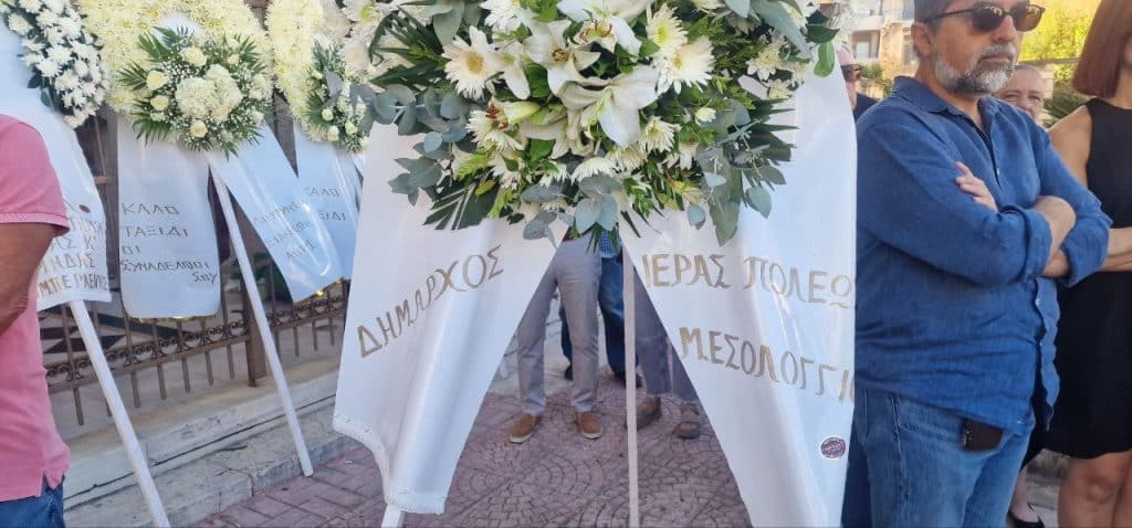ΜΕΣΟΛΟΓΓΙ: Τελευταίο... πλάνο για τον Γιώργο Παυλάκη - Οδύνη και συντριβή στο "στερνό αντίο"