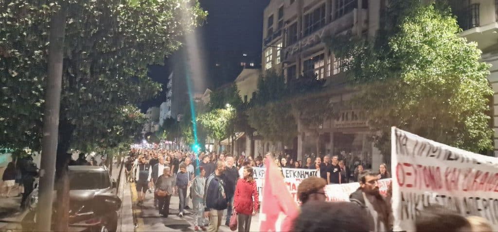 Πάτρα: Εκατοντάδες για συμπαράσταση στον Πάνο Ρούτσι - φωτό και βίντεο