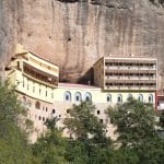 ΑΡΧΑΙΟΚΑΠΗΛΕΙΑ ΣΤΟ ΜΕΓΑ ΣΠΗΛΑΙΟ: Ο άνδρας από τη Νεμέα που έμαθε ότι ο ηγούμενος... πωλούσε εικόνες