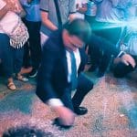 Η ζεϊμπεκιά του Κώστα Τσουκαλά! Ο εκπρόσωπος Τύπου του ΠΑΣΟΚ χόρεψε τη «Δραπετσώνα»