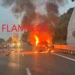 Τραγωδία στην Παναγοπούλα - ΙΧ συγκρούστηκε με άλλο, έφερε 3 τούμπες και έπιασε φωτιά! 1 νεκρός - 2 τραυματίες - Βιντεο σοκ