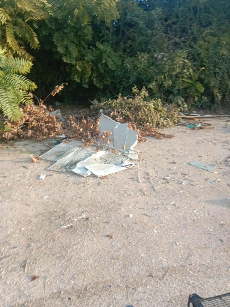 Πάτρα: Δημιούργησαν χωματερή... σε πυκνοκατοικημένη περιοχή- φωτό
