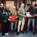 Παραδόθηκαν από την Περιφέρεια δύο απινιδωτές στο Σύλλογο Ιδιοκτητών Γυμναστών Αχαΐας