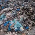 Μεγάλη περιβαλλοντική ρύπανση στην Πρέβεζα: Έθαψαν τόνους από ζωικά απόβλητα σε αυλή εταιρείας – 3 συλλήψεις