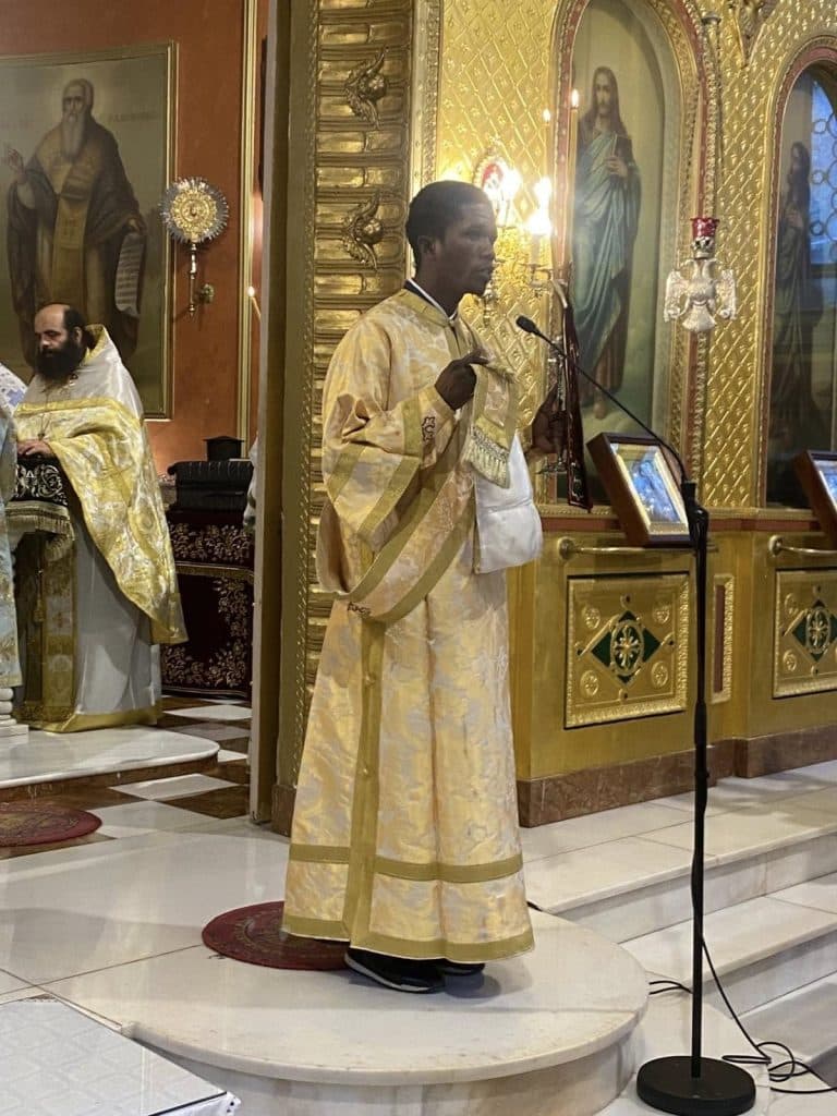 Αρχιερατική Θεία Λειτουργία στον Ενοριακό Ιερό Ναό του Αγίου Νικολάου Πατρών υπό τον Μητροπολίτη Κινσάσας - φωτο