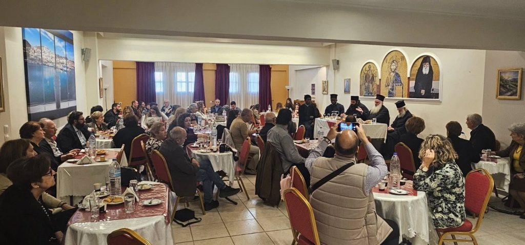 Αρχιερατική Θεία Λειτουργία στον Ενοριακό Ιερό Ναό του Αγίου Νικολάου Πατρών υπό τον Μητροπολίτη Κινσάσας - φωτο