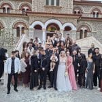 Περήφανος πατέρας! Πρώην βουλευτής συνόδευσε την κόρη του νυφούλα στην εκκλησία