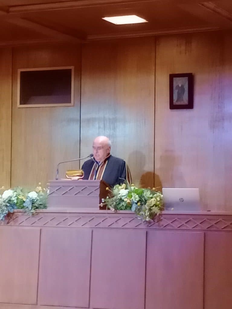 Η Βικτώρια Χίσλοπ Επίτιμη Διδάκτορας του Πανεπιστημίου Πατρών – «Από την Πλάκα στην Πάτρα… η Ελλάδα μου δίνει έμπνευση» 561019863 25485425174444698 8196497047757675739 n