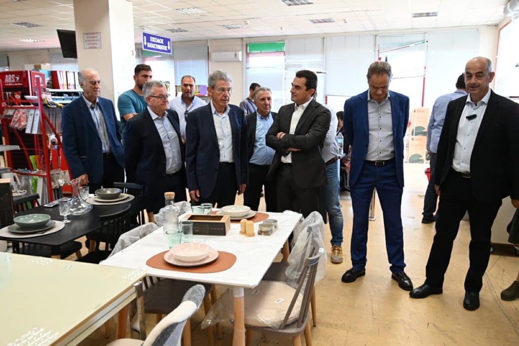 Την Παναιγιάλειο Ένωση Συνεταιρισμών επισκέφθηκε ο Γραμματέας της Πολιτικής Επιτροπής της ΝΔ Κωνσταντίνος Σκρέκας - φωτό Την Παναιγιάλειο Ένωση Συνεταιρισμών επισκέφθηκε ο Γραμματέας της Πολιτικής Επιτροπής της ΝΔ Κωνσταντίνος Σκρέκας - φωτό