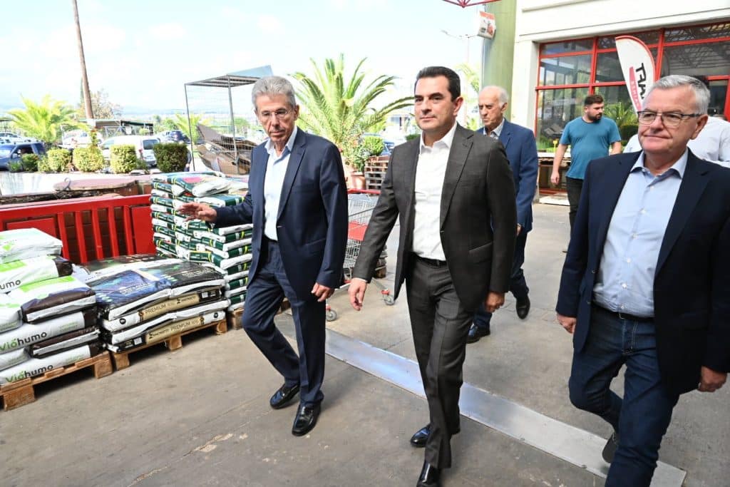Την Παναιγιάλειο Ένωση Συνεταιρισμών επισκέφθηκε ο Γραμματέας της Πολιτικής Επιτροπής της ΝΔ Κωνσταντίνος Σκρέκας - φωτό Την Παναιγιάλειο Ένωση Συνεταιρισμών επισκέφθηκε ο Γραμματέας της Πολιτικής Επιτροπής της ΝΔ Κωνσταντίνος Σκρέκας - φωτό