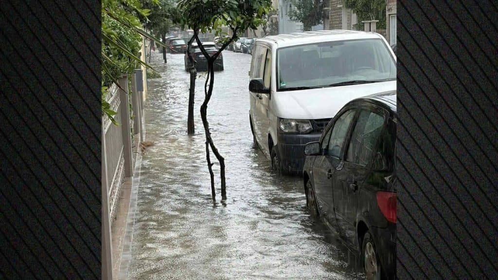 ΔΥΤΙΚΗ ΕΛΛΑΔΑ: Πλημμύρες από την βροχή! Εγκλωβισμοί στα σπίτια - Κινδύνευσε παιδί! ΦΩΤΟ ΚΑΙ ΒΙΝΤΕΟ