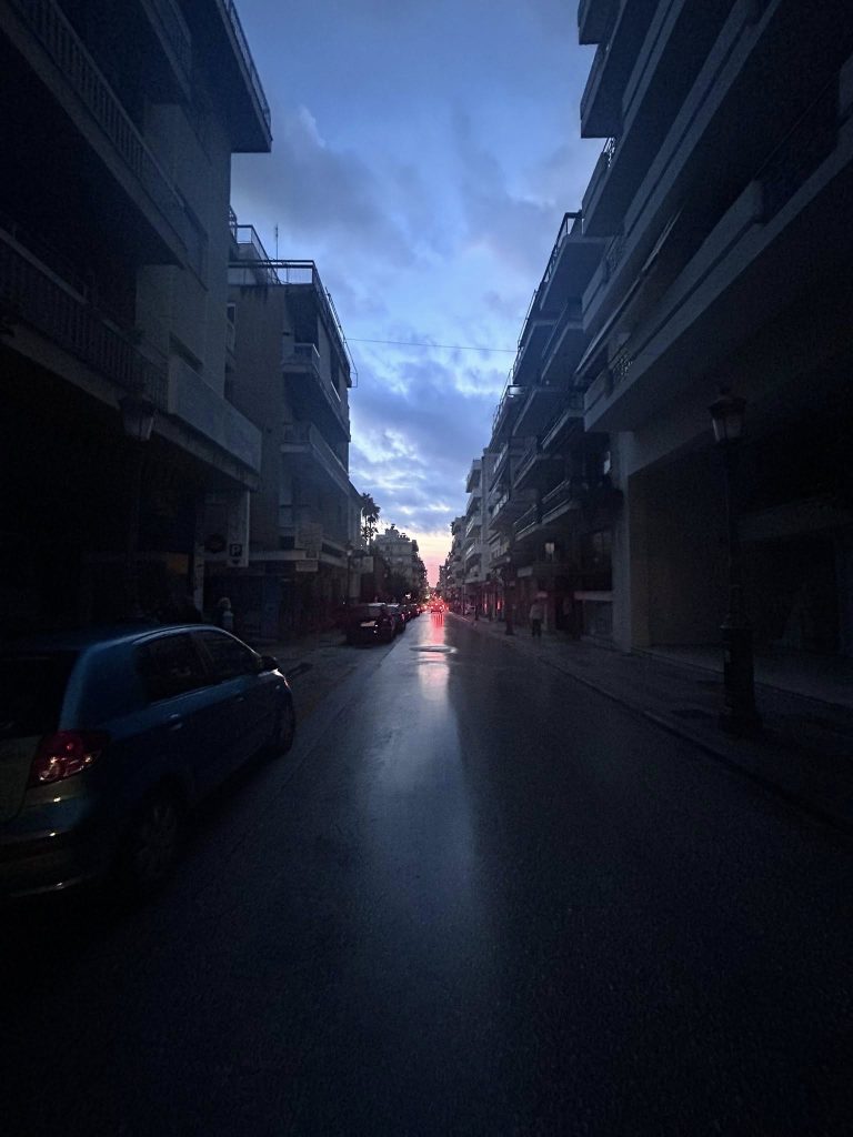 Πάτρα - φωτό! Χάος με την διακοπή ρεύματος στο κέντρο - Δεν έχει τελειώσει ο ΔΕΔΔΗΕ Πάτρα - φωτό! Χάος με την διακοπή ρεύματος στο κέντρο - Δεν έχει τελειώσει ο ΔΕΔΔΗΕ