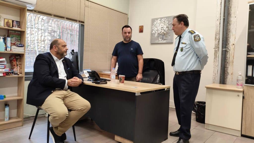 Ο Ιάσων Φωτήλας στο Αστυνομικό Μέγαρο Πάτρας Ο Ιάσων Φωτήλας στο Αστυνομικό Μέγαρο Πάτρας