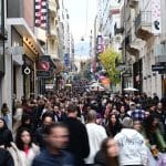 Οι «νοικοκυραίοι» στο στόχαστρο κυβέρνησης και αντιπολίτευσης – Κλειδί η «σιωπηλή πλειοψηφία»