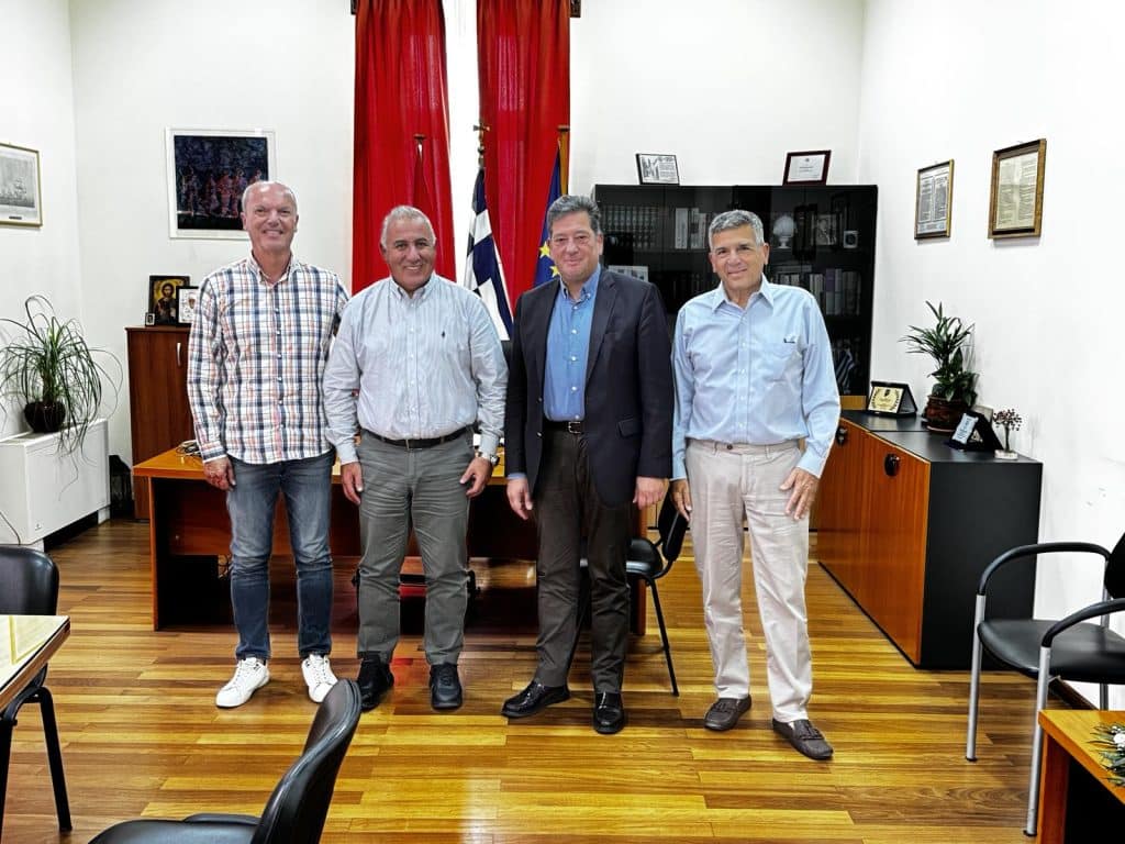 ΔΗΜΗΤΡΗΣ ΠΑΛΟΥΜΠΗΣ: Συνάντηση με τον Δήμο Αιγιαλείας για το εμπόριο και την τοπική ανάπτυξη