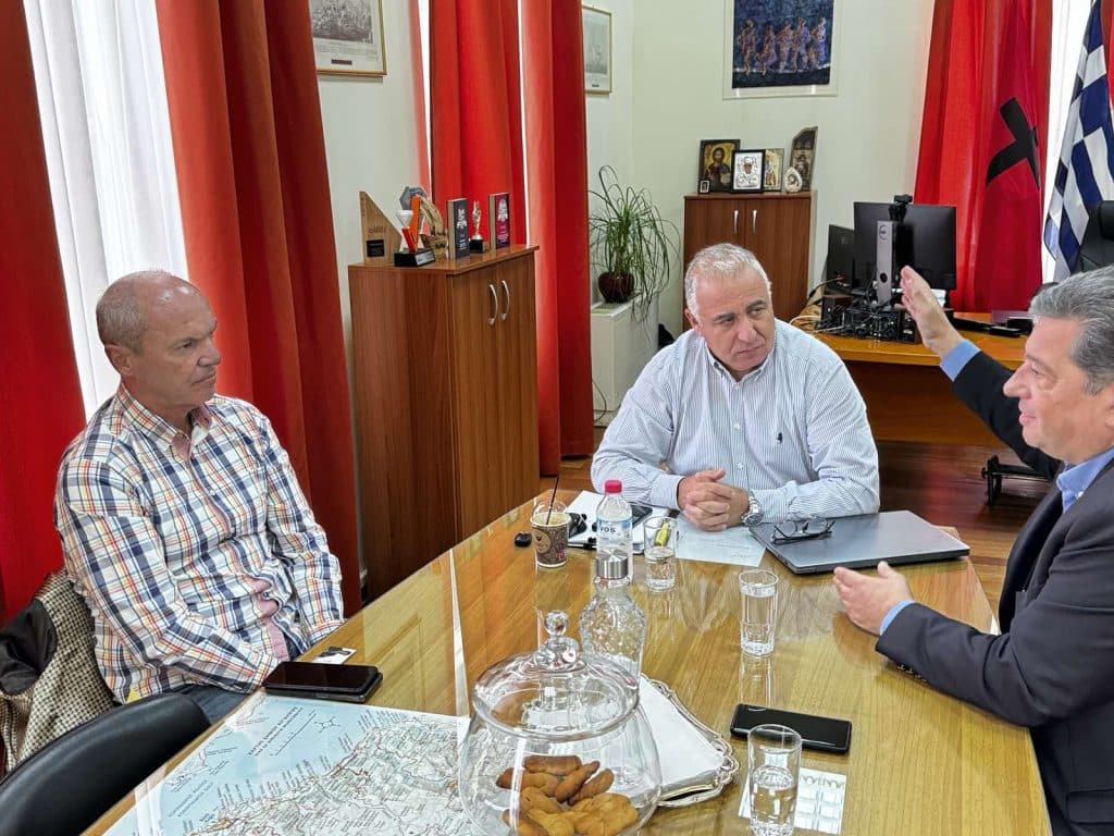 ΔΗΜΗΤΡΗΣ ΠΑΛΟΥΜΠΗΣ: Συνάντηση με τον Δήμο Αιγιαλείας για το εμπόριο και την τοπική ανάπτυξη