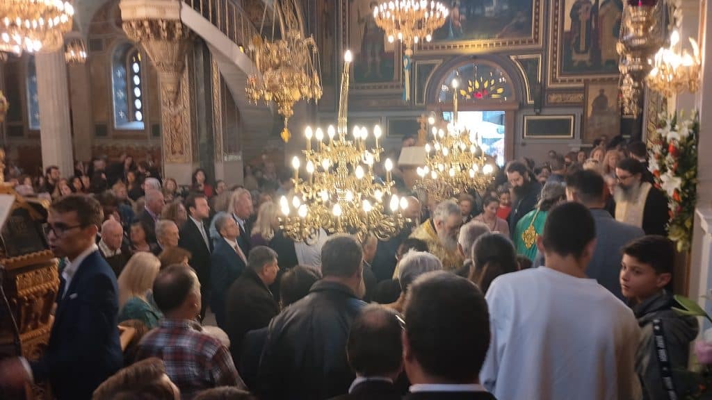 Χιλιάδες πιστών στον Αγιο Δημήτριο στην Ανω Πόλη - φωτό Χιλιάδες πιστών στον Αγιο Δημήτριο στην Ανω Πόλη - φωτό