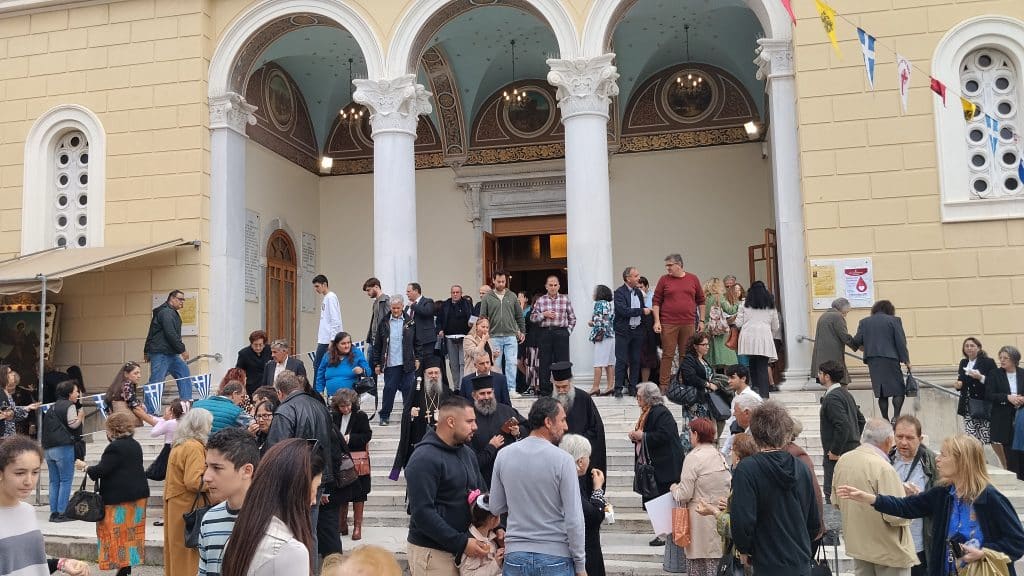 Χιλιάδες πιστών στον Αγιο Δημήτριο στην Ανω Πόλη - φωτό Χιλιάδες πιστών στον Αγιο Δημήτριο στην Ανω Πόλη - φωτό