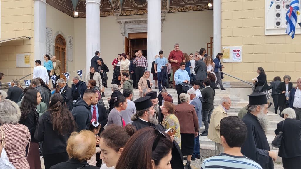 Χιλιάδες πιστών στον Αγιο Δημήτριο στην Ανω Πόλη - φωτό Χιλιάδες πιστών στον Αγιο Δημήτριο στην Ανω Πόλη - φωτό
