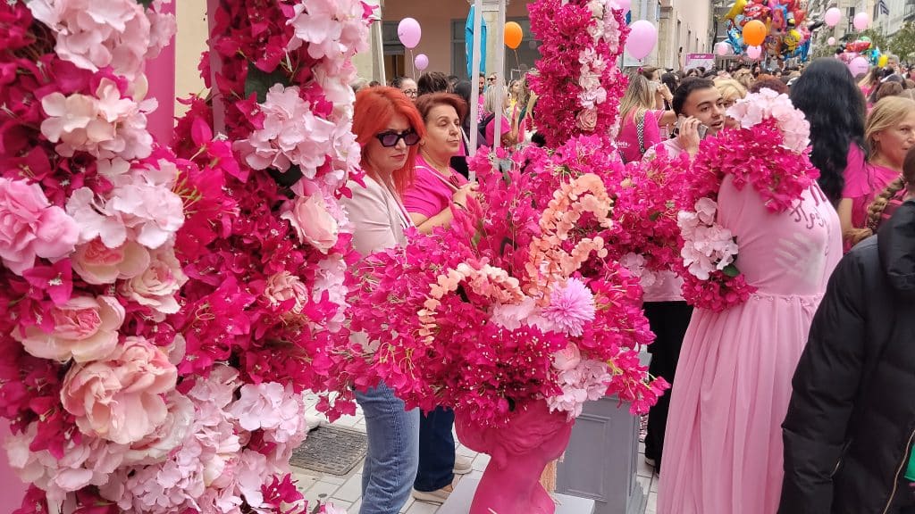 Πάτρα: Η πόλη βάφτηκε ροζ - 10.000 οι συμμετέχοντες στο Pink the city - φωτο Πάτρα: Η πόλη βάφτηκε ροζ - 10.000 οι συμμετέχοντες στο Pink the city - φωτο