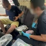 «Γιατρός» έκανε επεμβάσεις σε άνδρες μέσα στο αυτοκίνητό του – Συνελήφθη επ’ αυτοφώρω να εμφυτεύει μαργαριτάρια