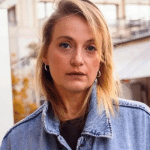 Λένα Δροσάκη: «Το κρυφτό τελειώνει όταν δεν έχεις πού να κρυφτείς»