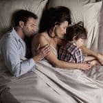 Αυτός είναι ο λόγος που τα παιδιά τρυπώνουν στο κρεβάτι των γονιών τους