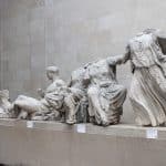 Μενδώνη: «Προσβλητική ενέργεια» το δείπνο του Βρετανικού Μουσείου στην αίθουσα με τα Γλυπτά του Παρθενώνα