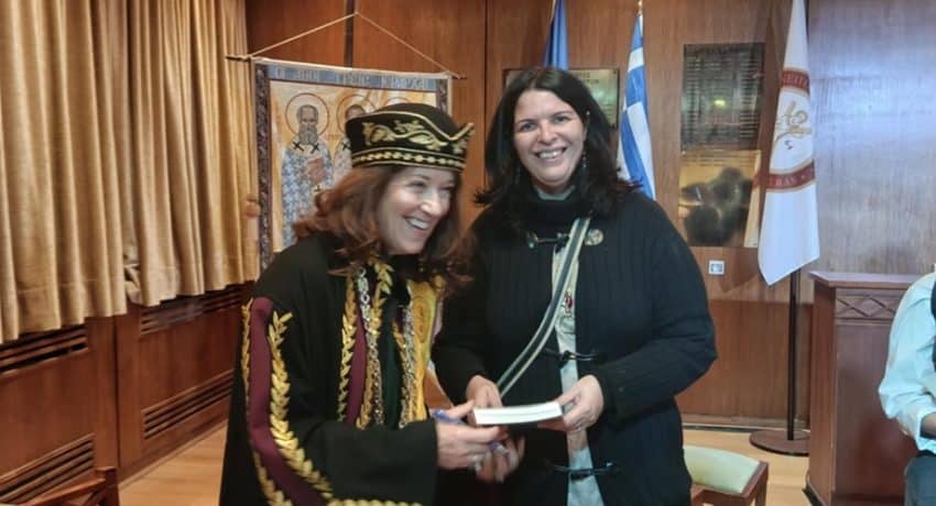 Η Βικτώρια Χίσλοπ Επίτιμη Διδάκτορας του Πανεπιστημίου Πατρών – «Από την Πλάκα στην Πάτρα… η Ελλάδα μου δίνει έμπνευση» ka 31 3